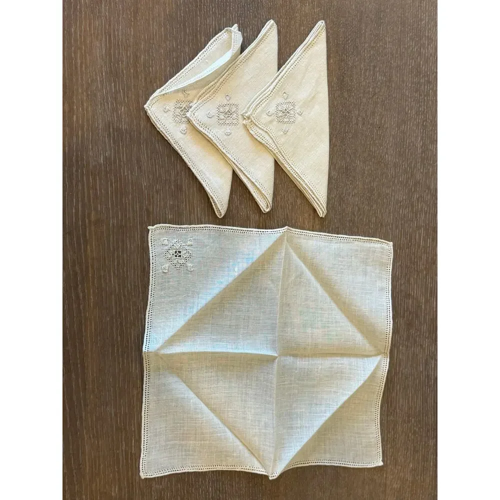 Vintage Embroidered Ivory Square linen Napkis set of 4 Retro
